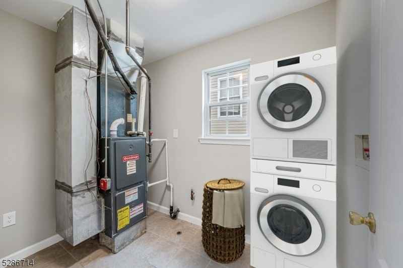 354 7th Avenue West - Photo 6 of 7