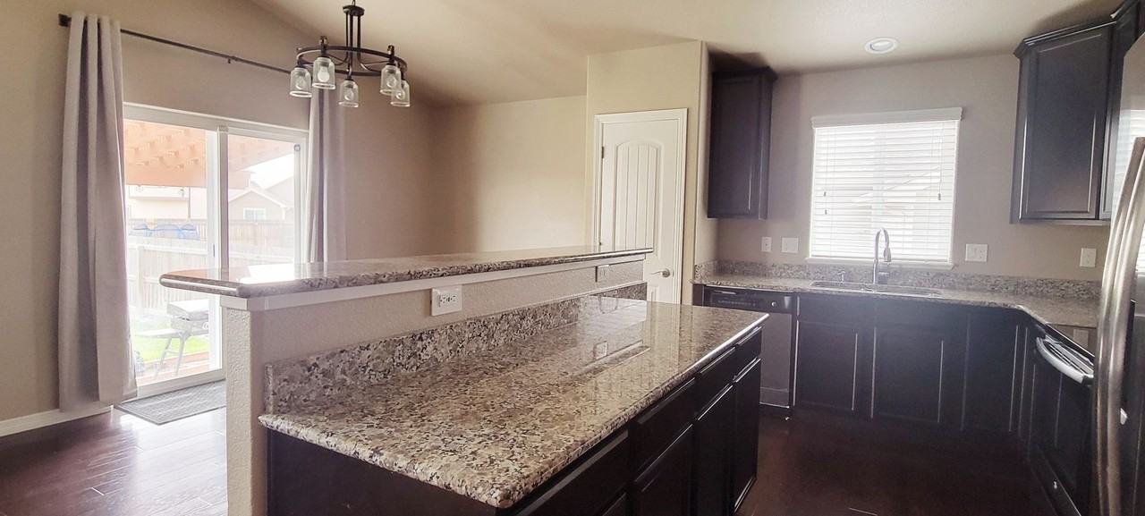 6729 Kearsarge Drive - Photo 3 of 33