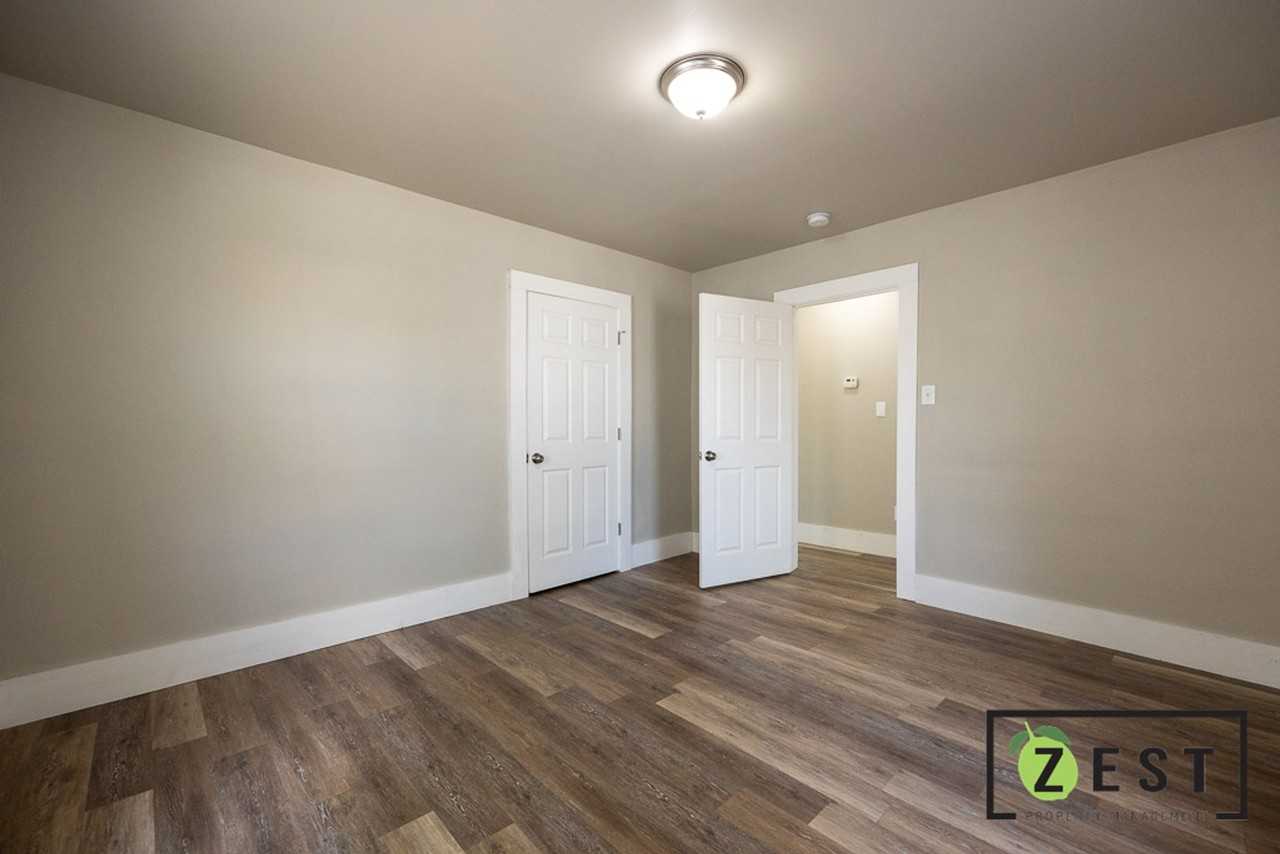 7243 Maxwell Ave - Photo 3 of 20