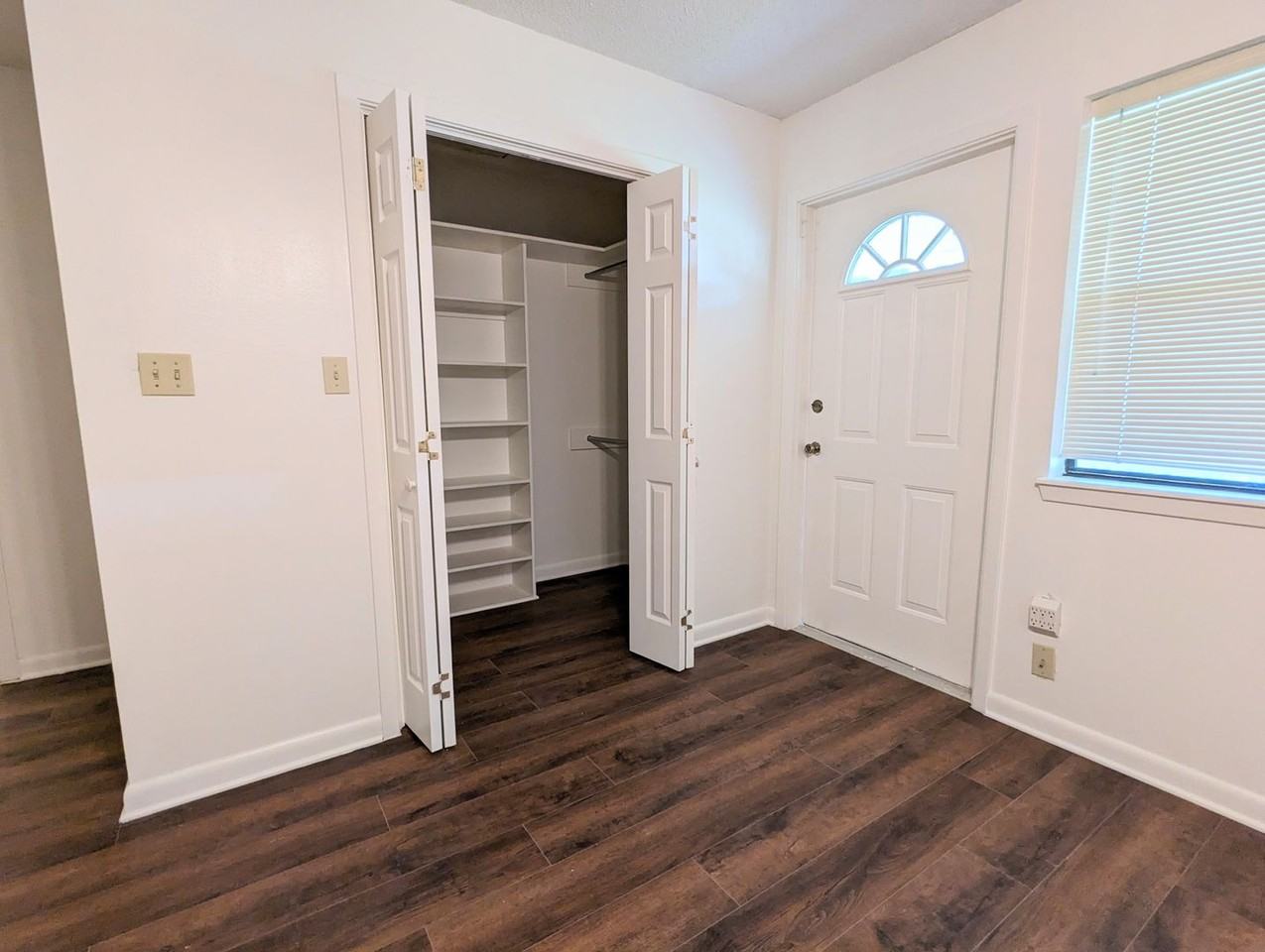11821 W 7th St - Photo 4 of 12