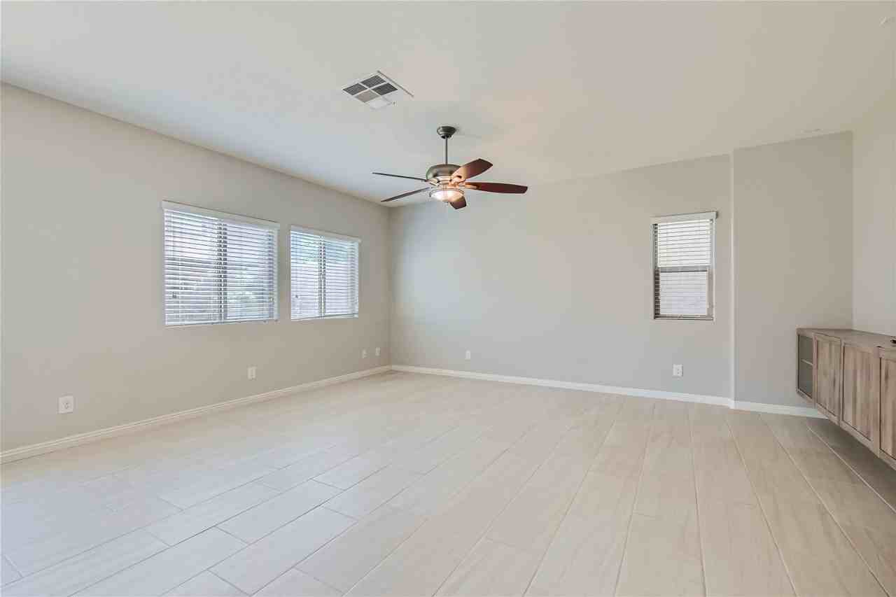 9137 Sea Mink Ave - Photo 3 of 27