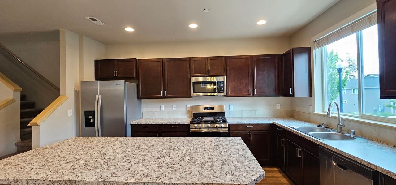 1044 Magnuson Way - Photo 4 of 17