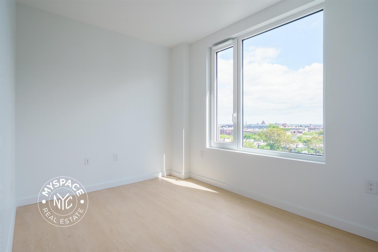 1499 Bedford Ave #10D