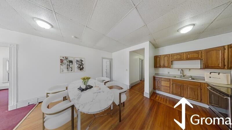 1540 Tremont St #3R - Photo 2 of 8