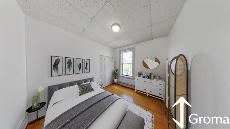 1540 Tremont St #3R - Photo 7 of 8