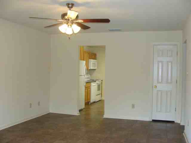 1200 Austin St #B - Photo 2 of 10