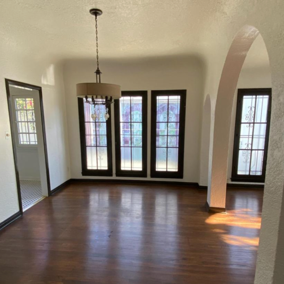 2570 N Beachwood Dr #2 - Photo 3 of 16