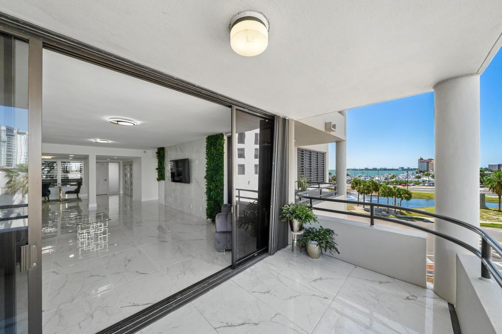 1255 N Gulfstream Ave #402 - Photo 3 of 34