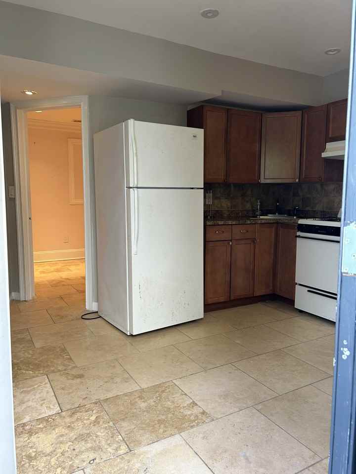 183 Merrill Ave #2 - Photo 3 of 7