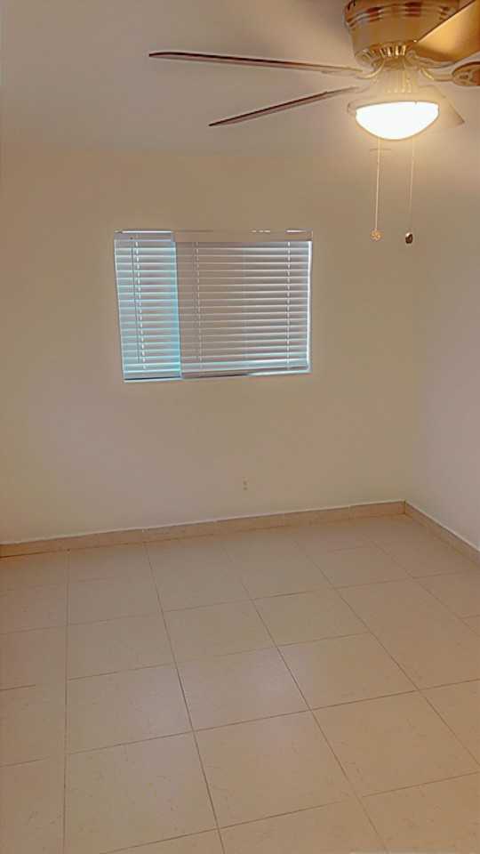 908 Nw 10th St #NA - Photo 4 of 9