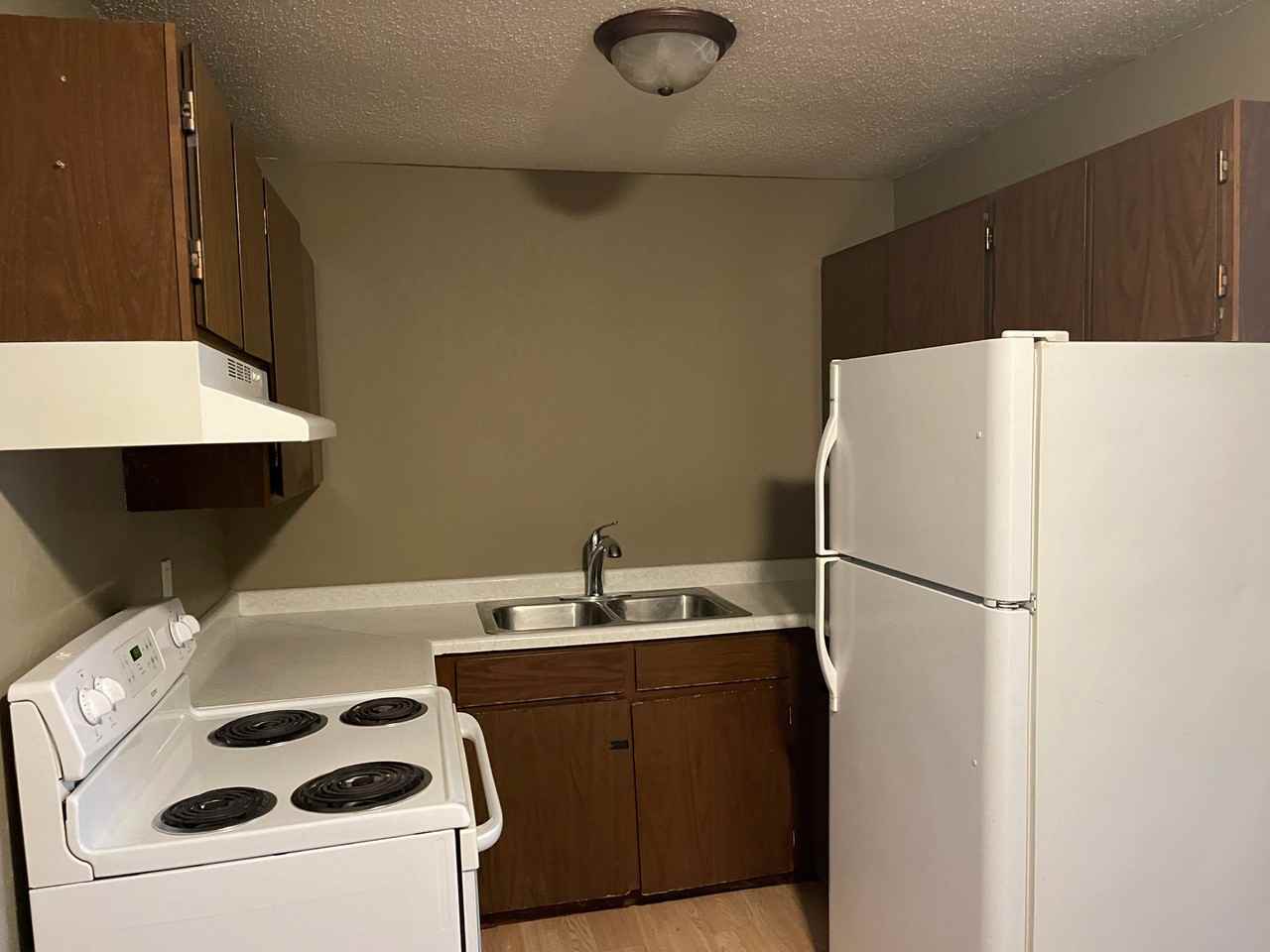 410 2nd St Nw #3 - Photo 2 of 6