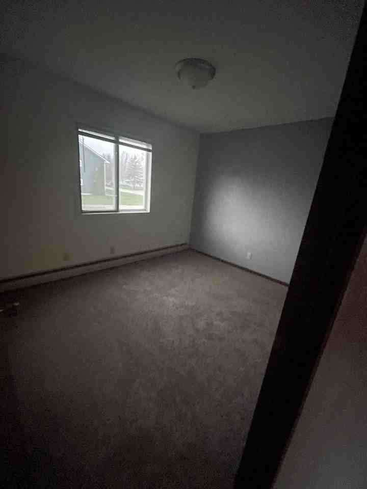 410 2nd St Nw #3 - Photo 5 of 6