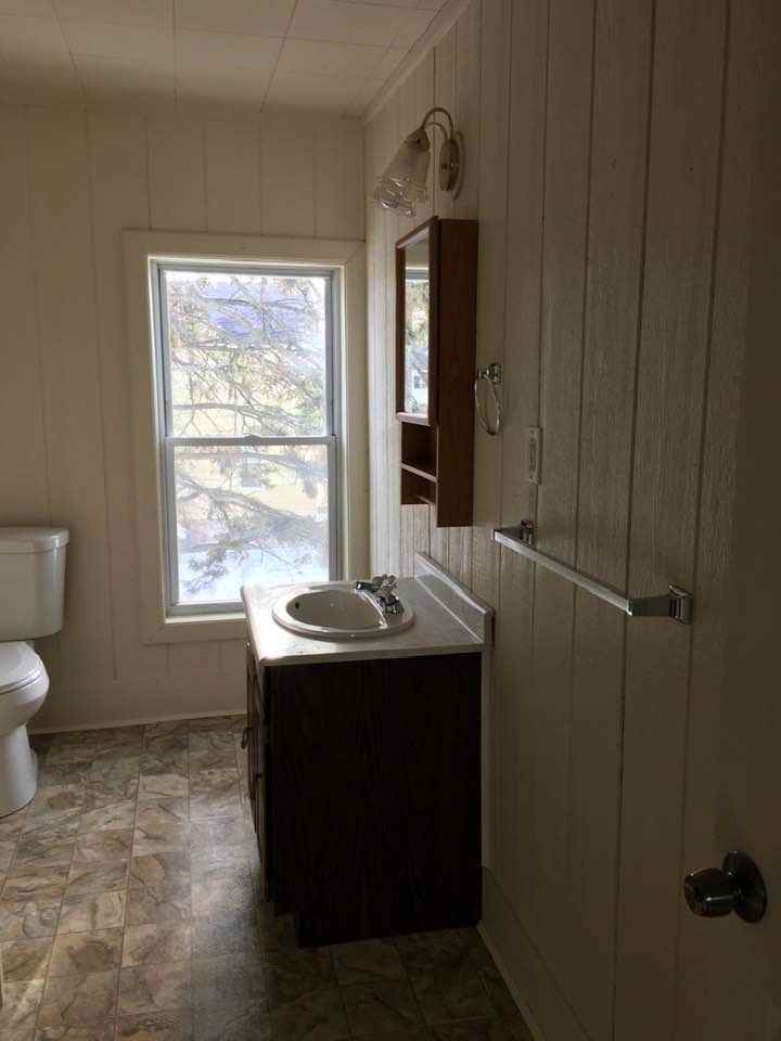435 Tawas St - Photo 5 of 10