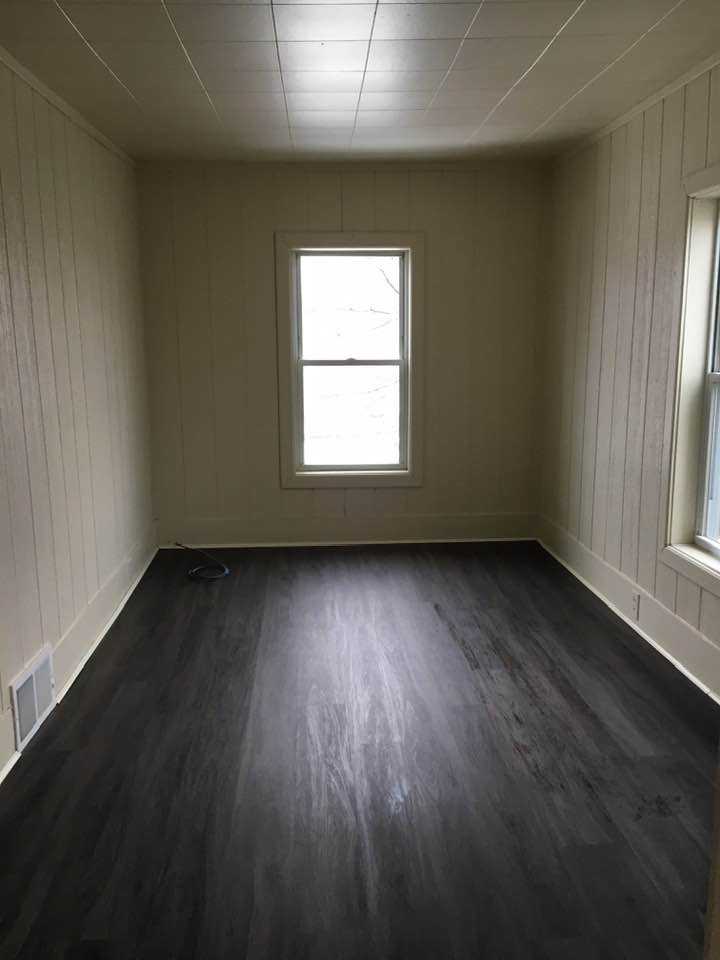 435 Tawas St - Photo 7 of 10