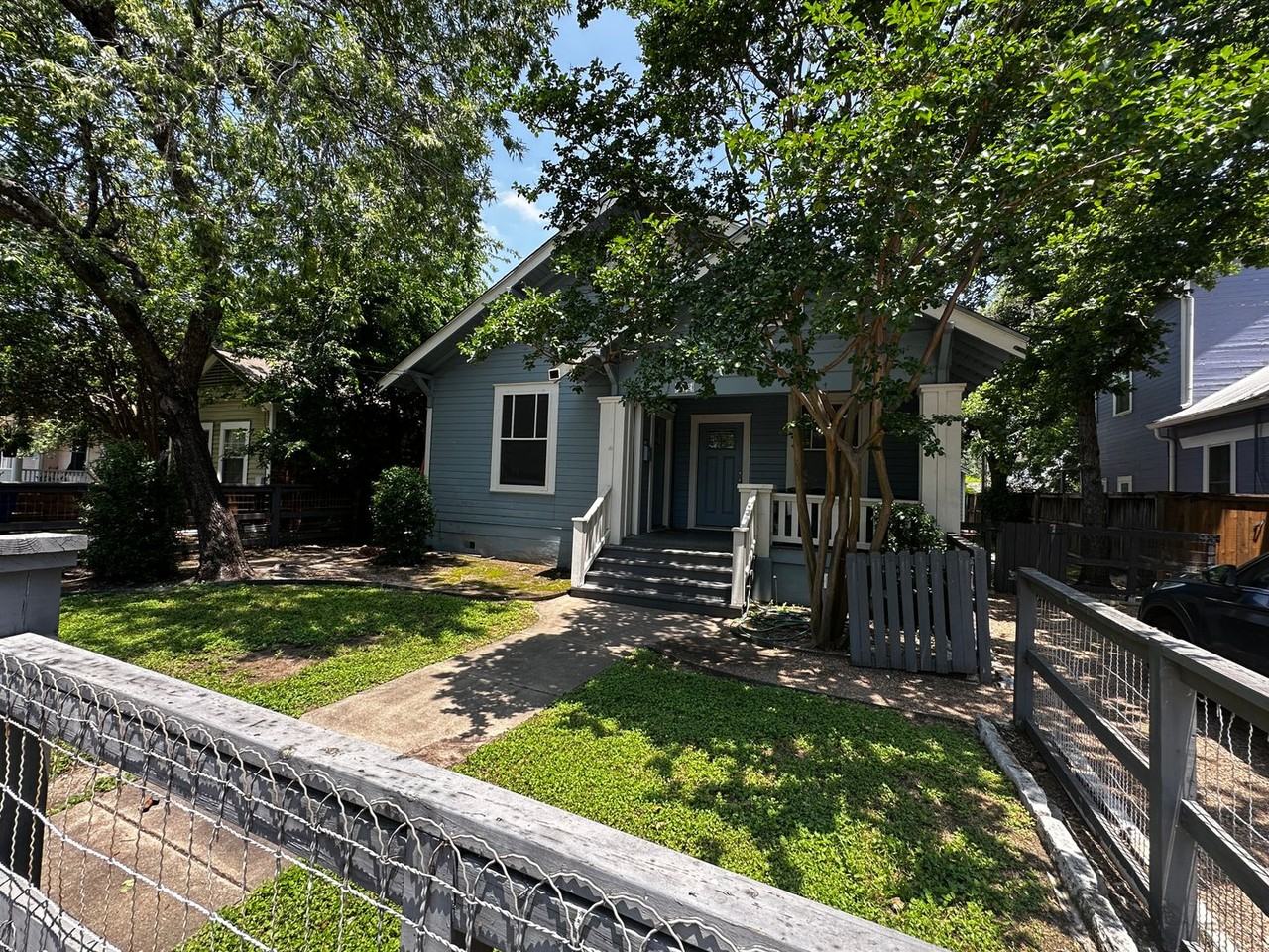 312 W 37th St - Photo 2 of 20