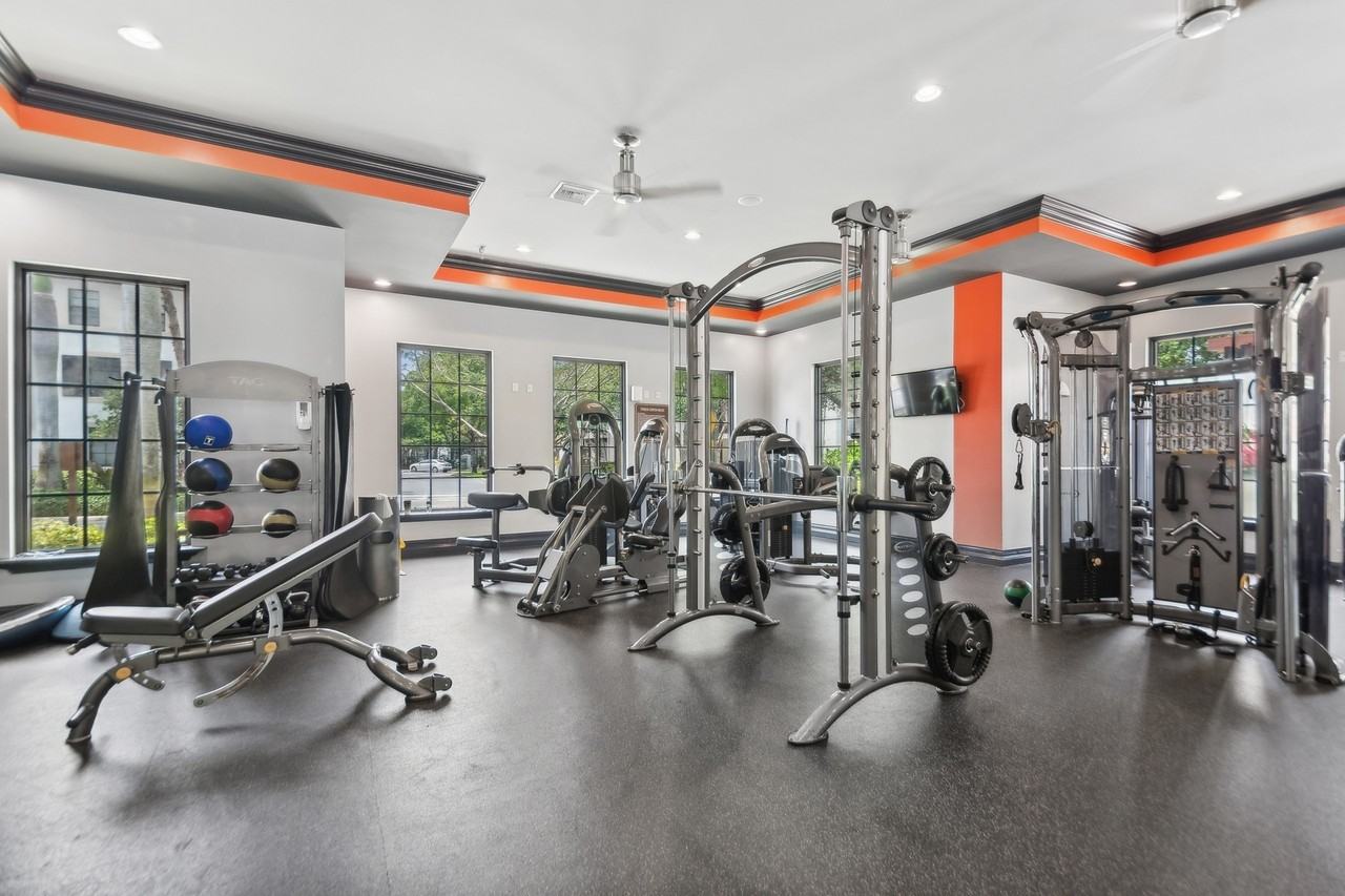 AMLI Toscana Place - Photo 6 of 40