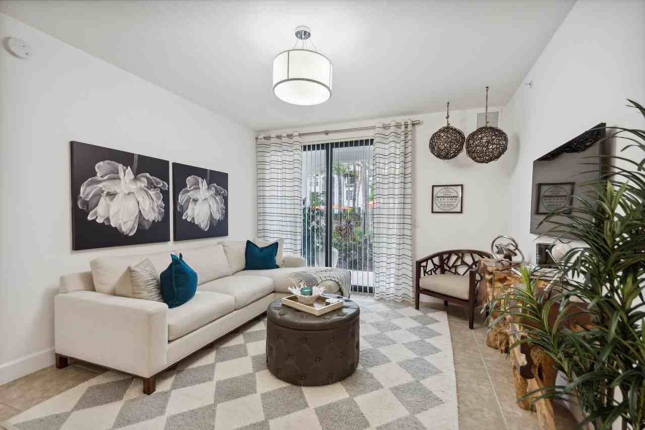 AMLI Toscana Place - Photo 2 of 40