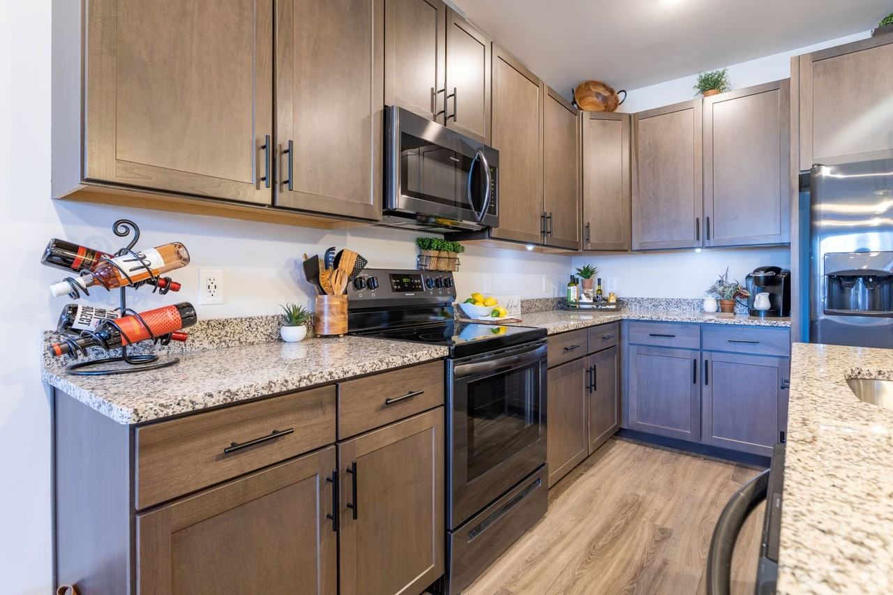 Bath View Apartments - Photo 3 of 39