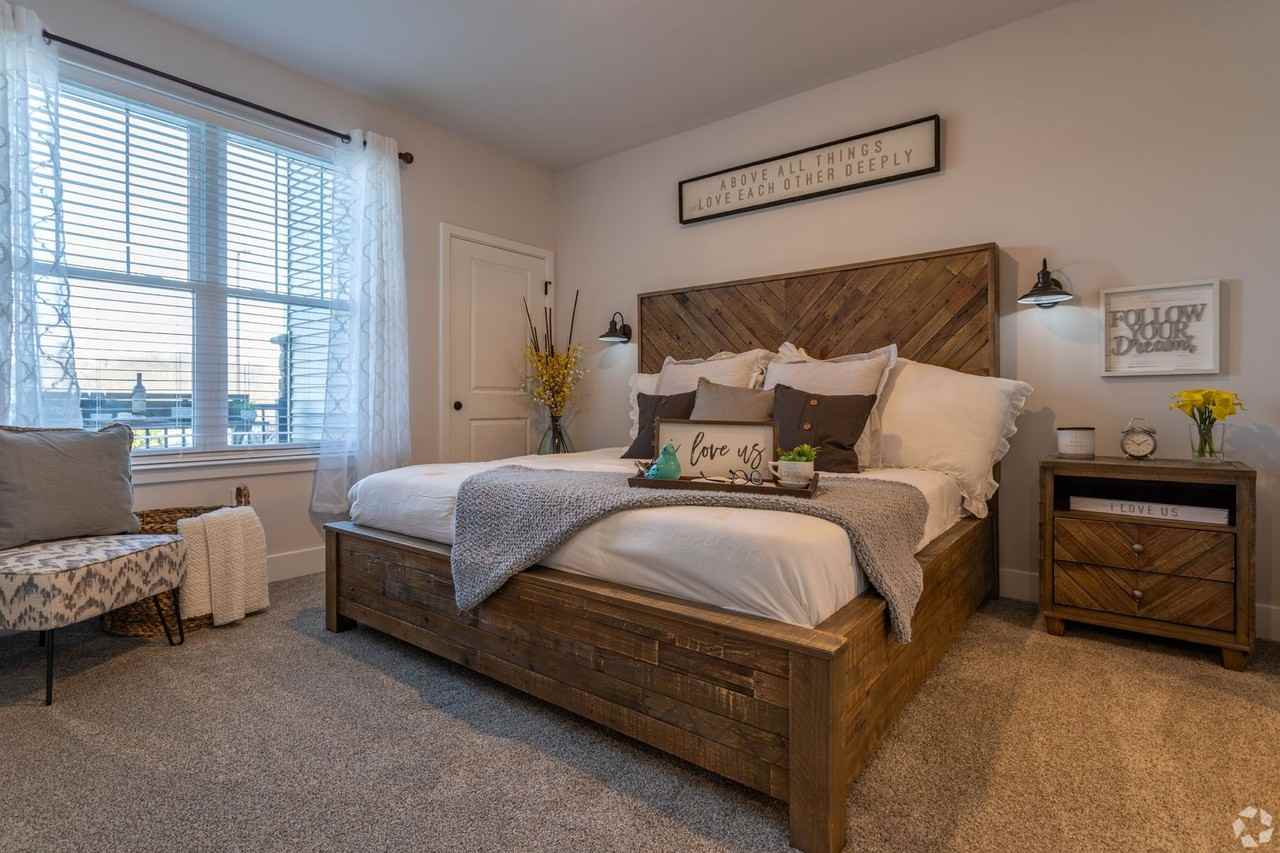 Bath View Apartments - Photo 7 of 39