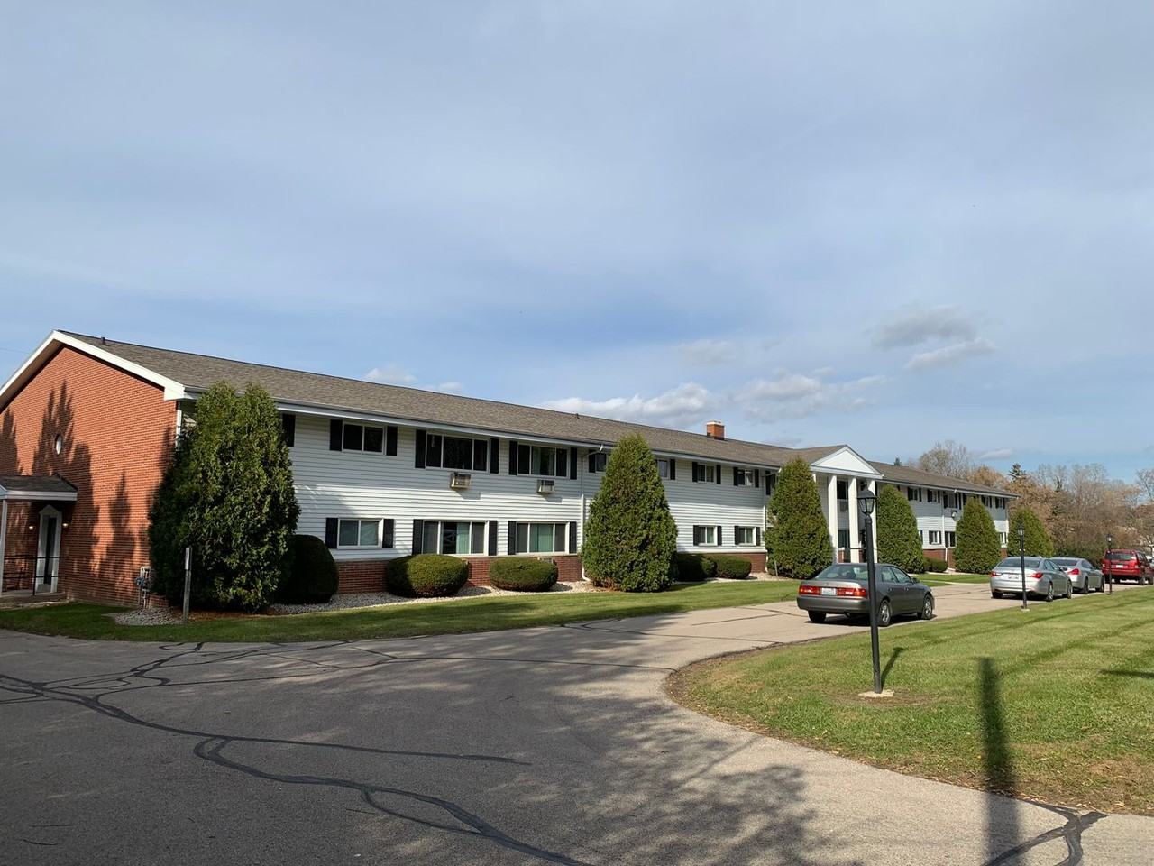 Grafton Manor - Photo 6 of 16