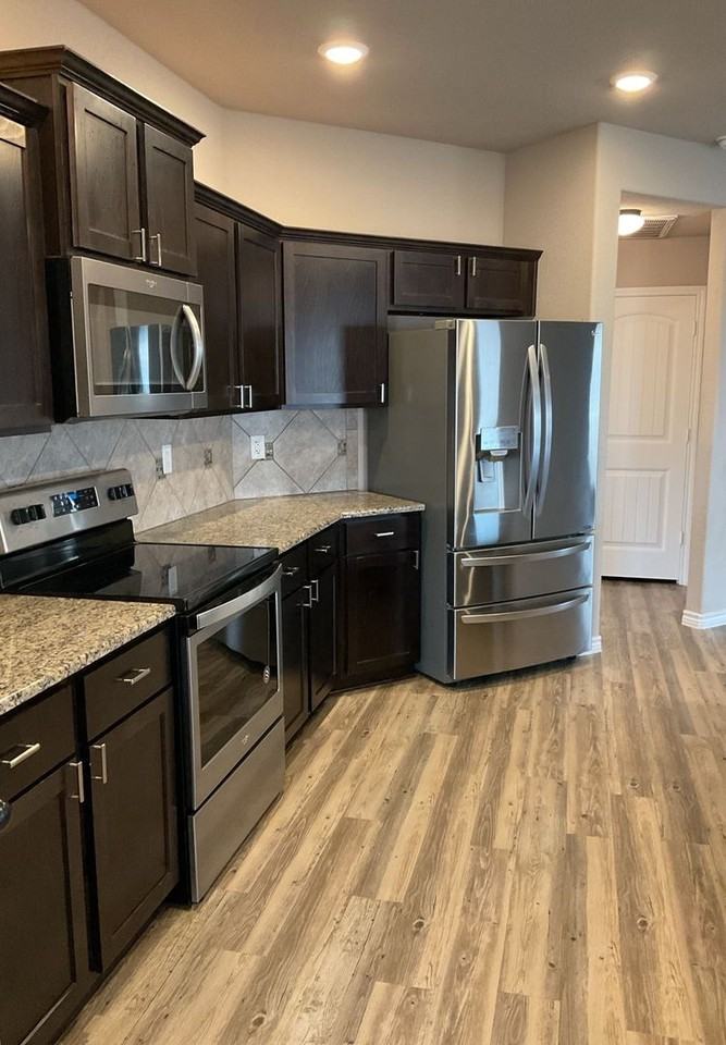 6811 Keechi Valley Dr - Photo 2 of 28