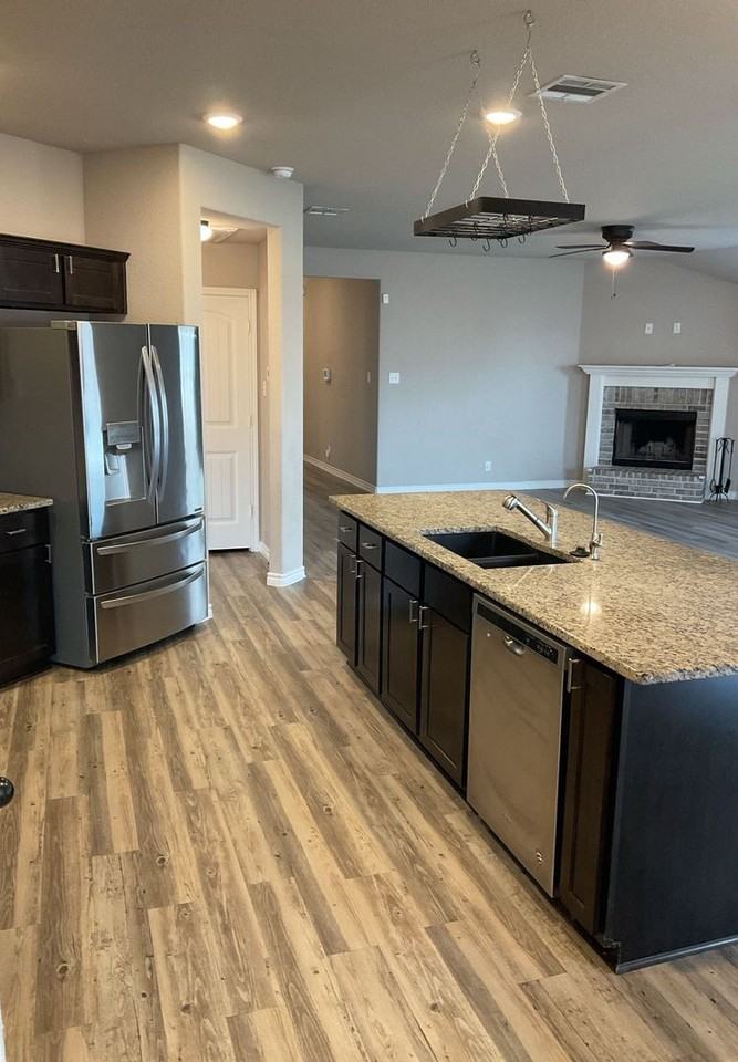 6811 Keechi Valley Dr - Photo 4 of 28