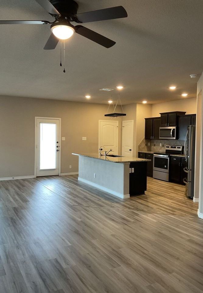 6811 Keechi Valley Dr - Photo 6 of 28