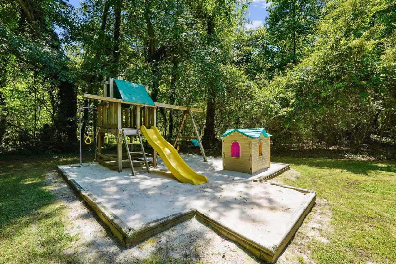 175 Highland Hills Road - Photo 7 of 50