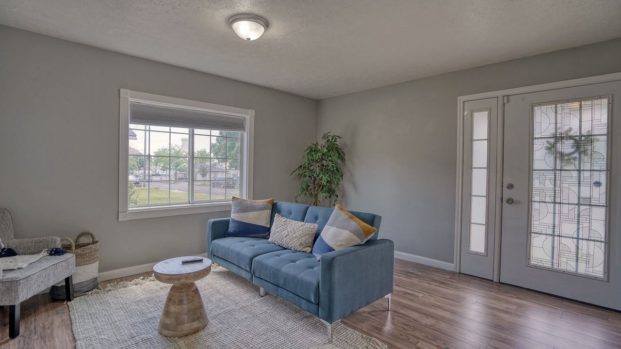 3928 N Post St - Photo 2 of 14