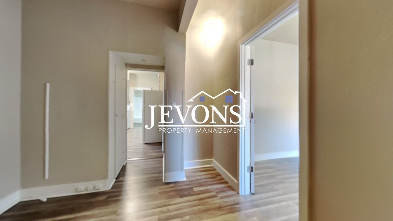 723 S Sprague Ave Tacoma, WA 98405 - Photo 6 of 21