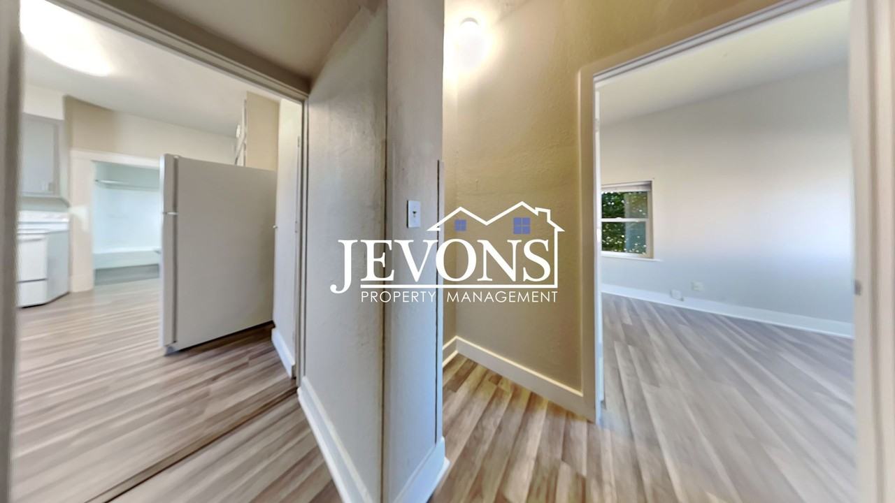723 S Sprague Ave Tacoma, WA 98405 - Photo 7 of 21