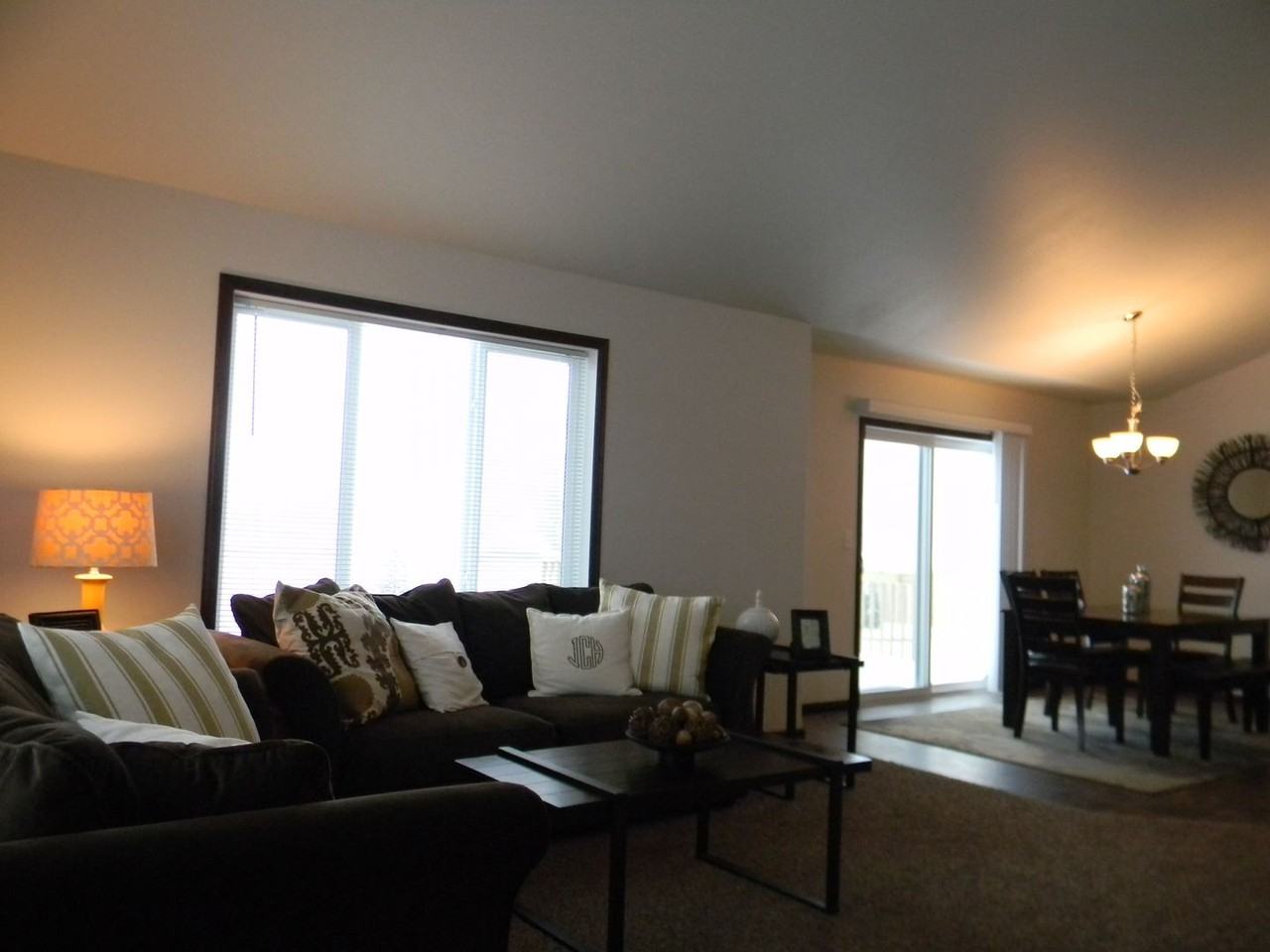 521 Foxtail Dr E - Photo 7 of 19