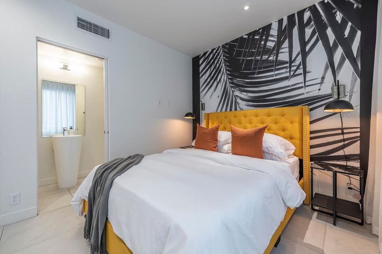 7300 East Minnezona Ave - Photo 3 of 50