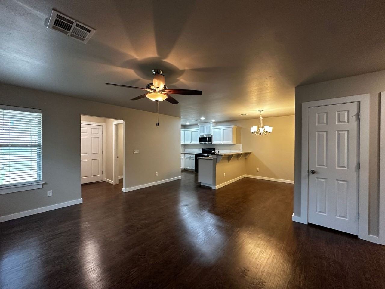 1419 Macalpine St - Photo 6 of 38