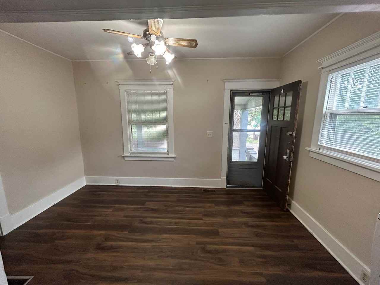 1919 S 28th St - Photo 3 of 16