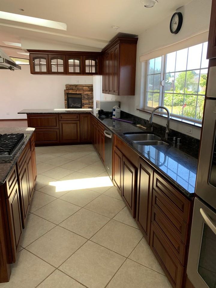 1175 Vernon St - Photo 3 of 25