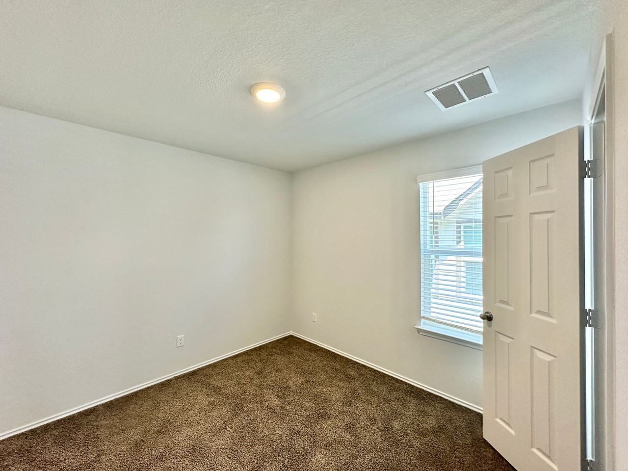 10007 Avendesora Rd - Photo 5 of 30