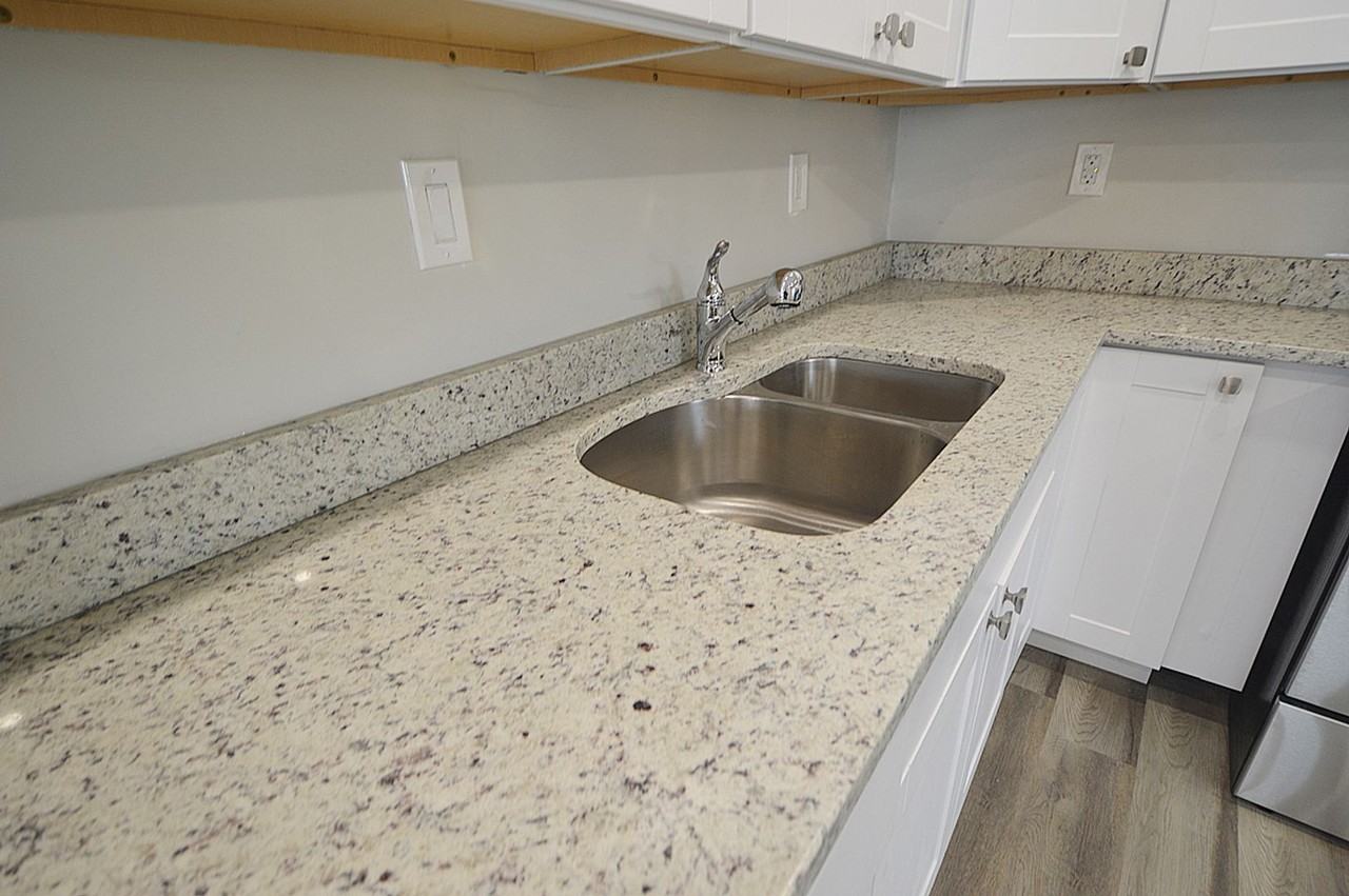 17 Whitney CT - Photo 3 of 50