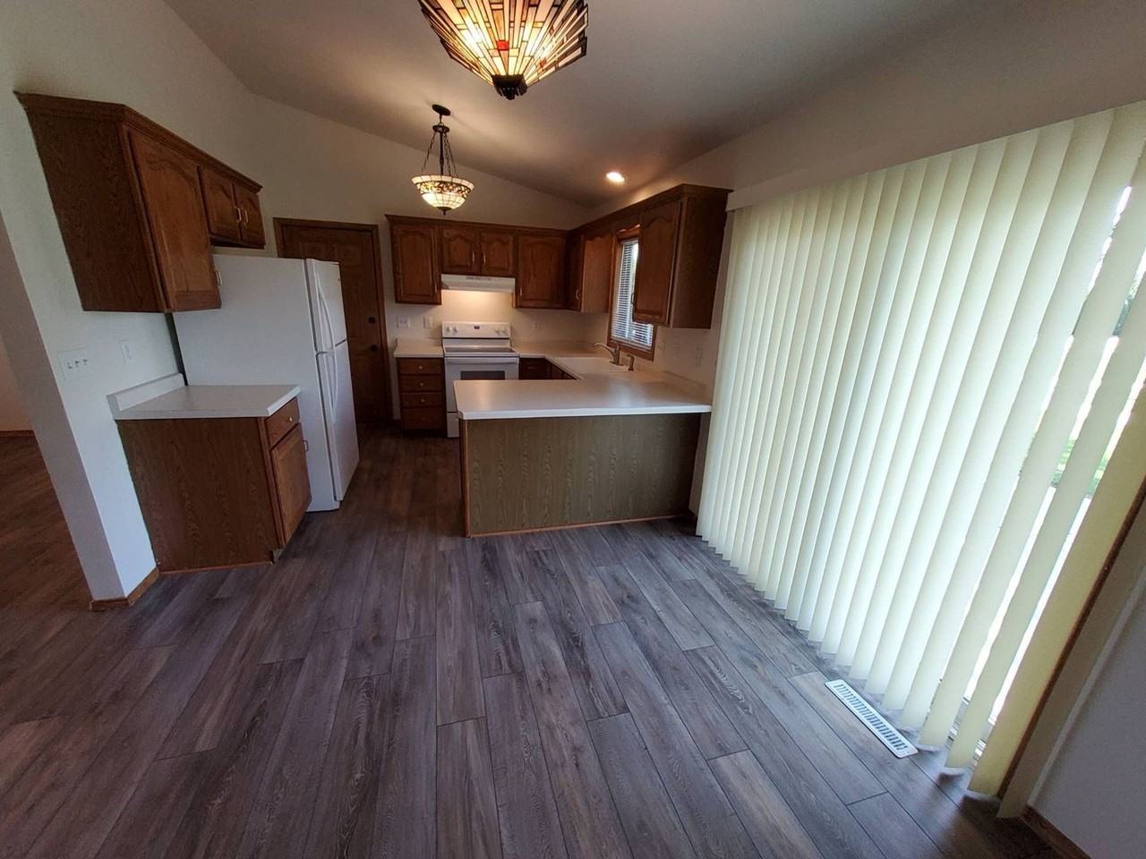 2801 Ruschfield Dr - Photo 2 of 26