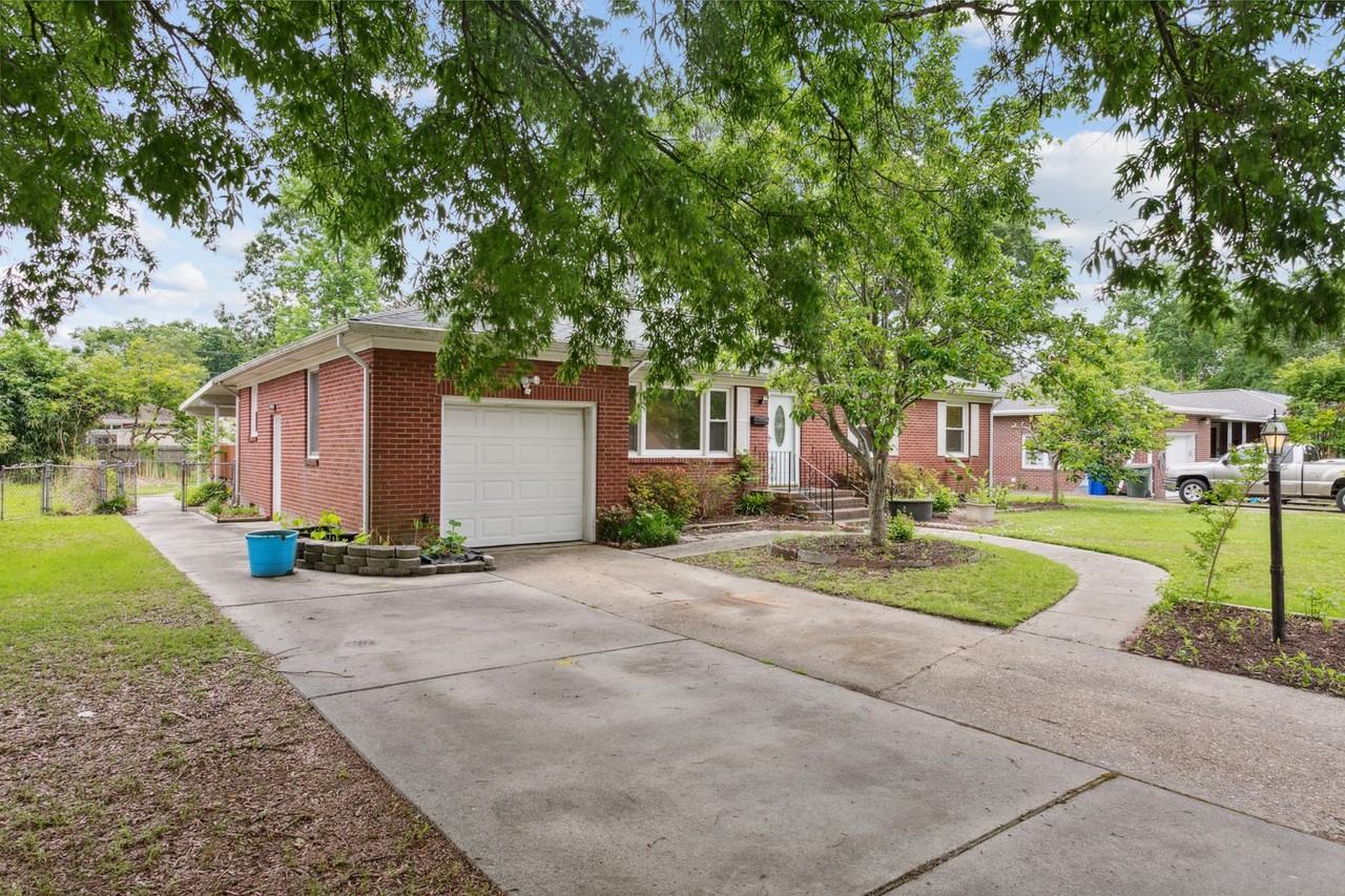 35 Belmont Rd - Photo 3 of 25