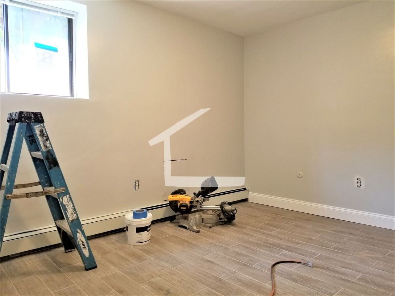 28 Brentwood St - Photo 4 of 7