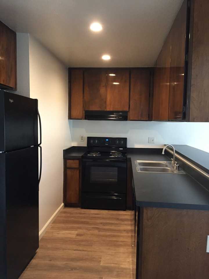 Crestline Apartments - Photo 5 of 30