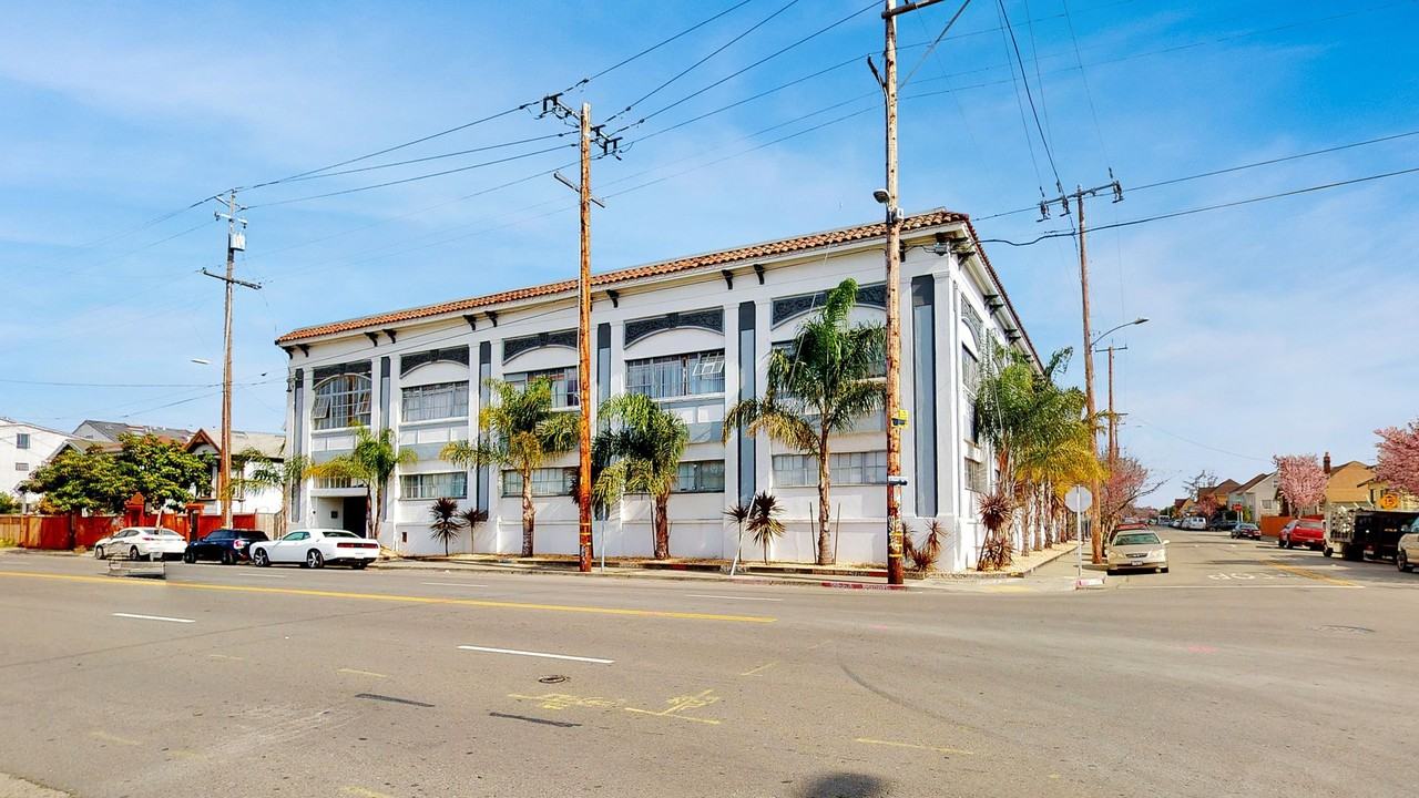 3010 Adeline Street - Photo 7 of 29