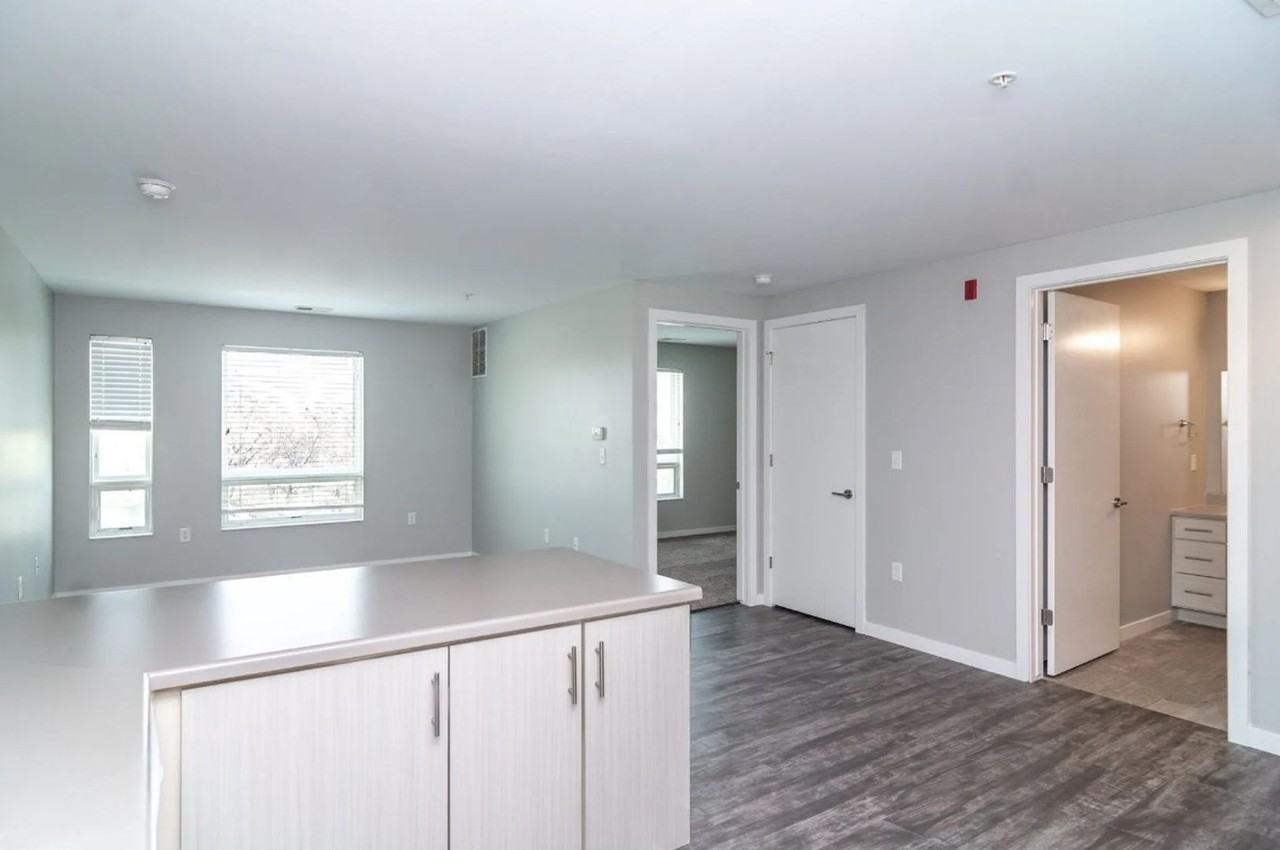 30 Metro Place - Photo 4 of 50