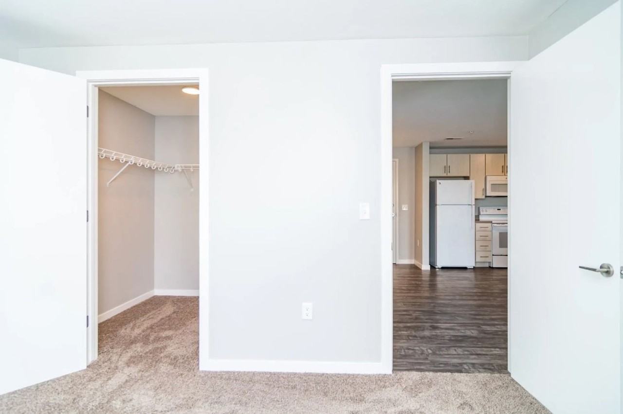 30 Metro Place - Photo 6 of 50