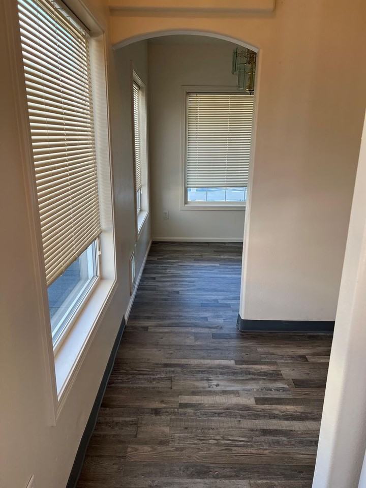 BauB01 - Photo 3 of 12