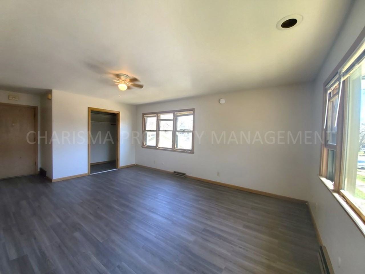 512 W 16th St - Photo 6 of 12