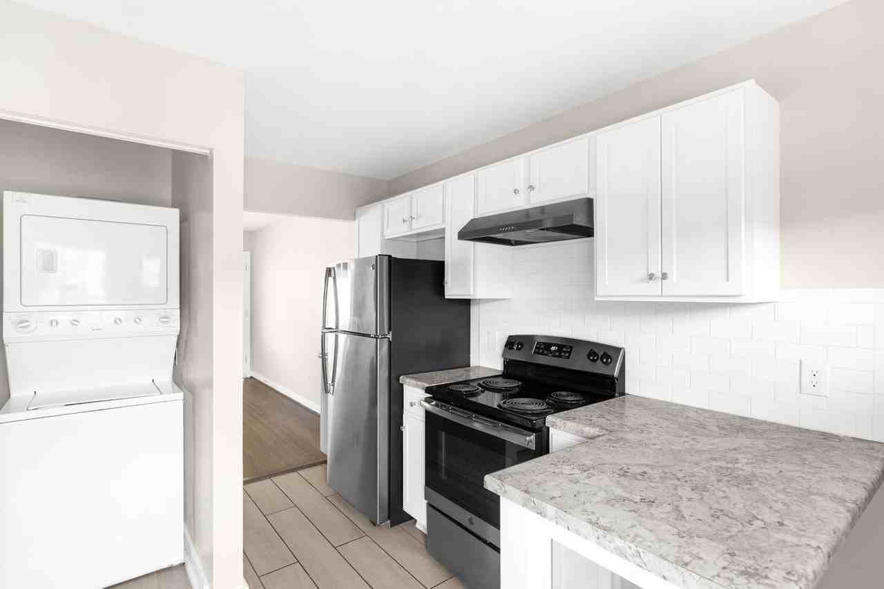 Ethel Apartments - Photo 2 of 17