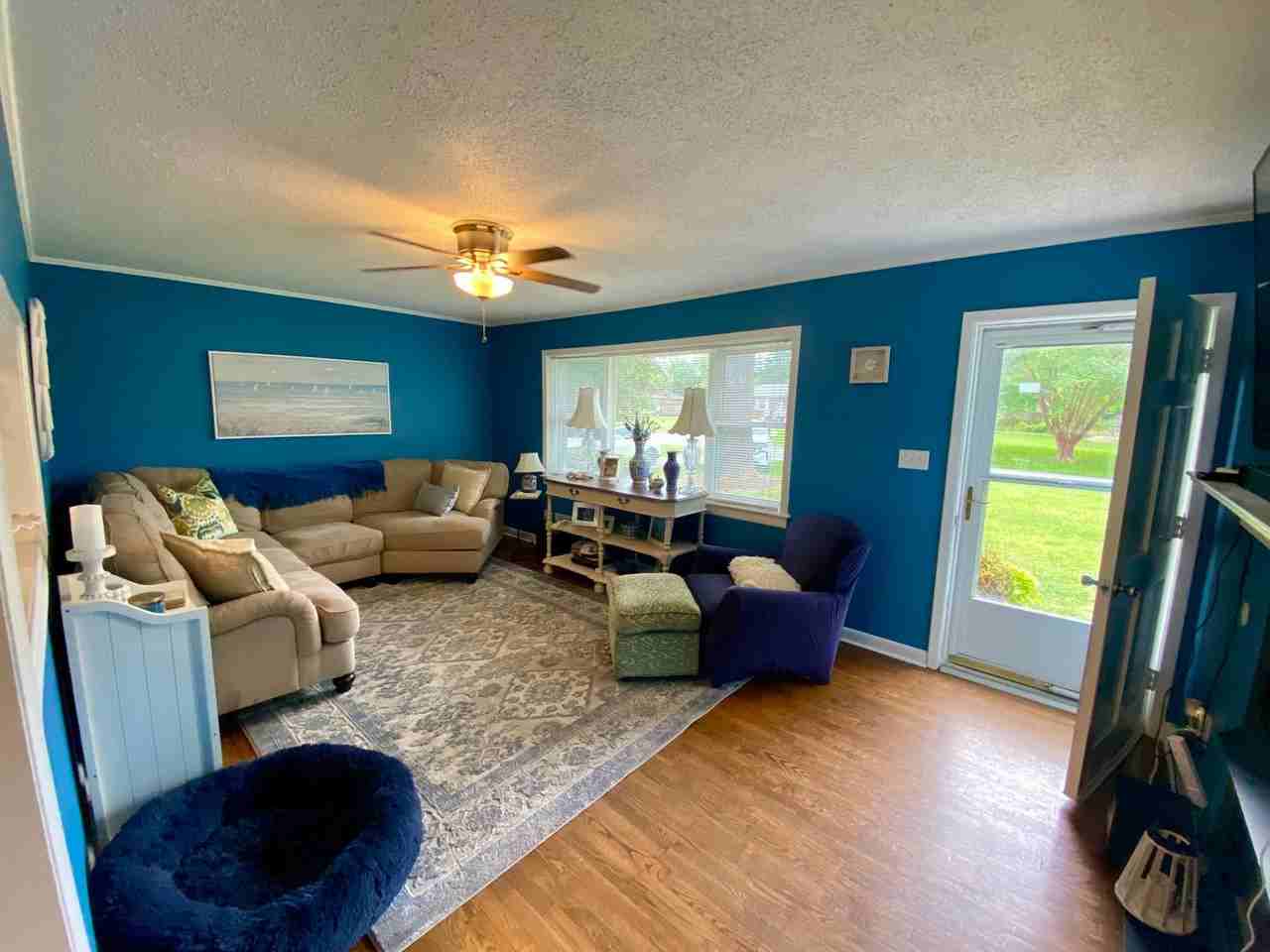 226 Huntington Rd - Photo 2 of 28