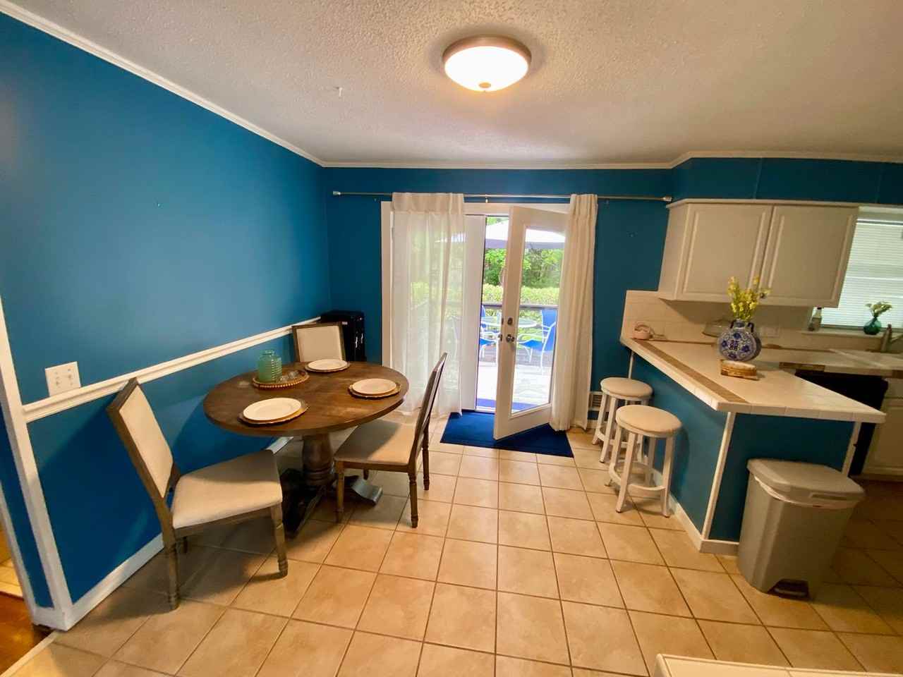 226 Huntington Rd - Photo 5 of 28
